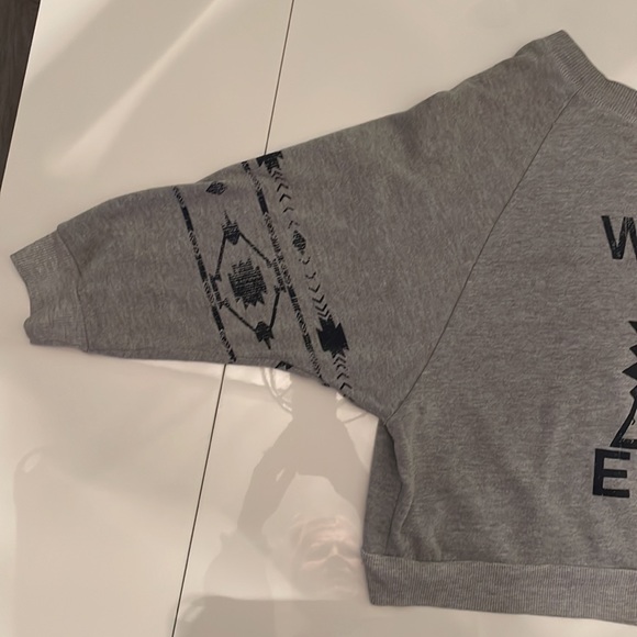 101 Ocean Parkway Women’s 3/4 length sleeve crop top. Size medium. - Picture 2 of 12